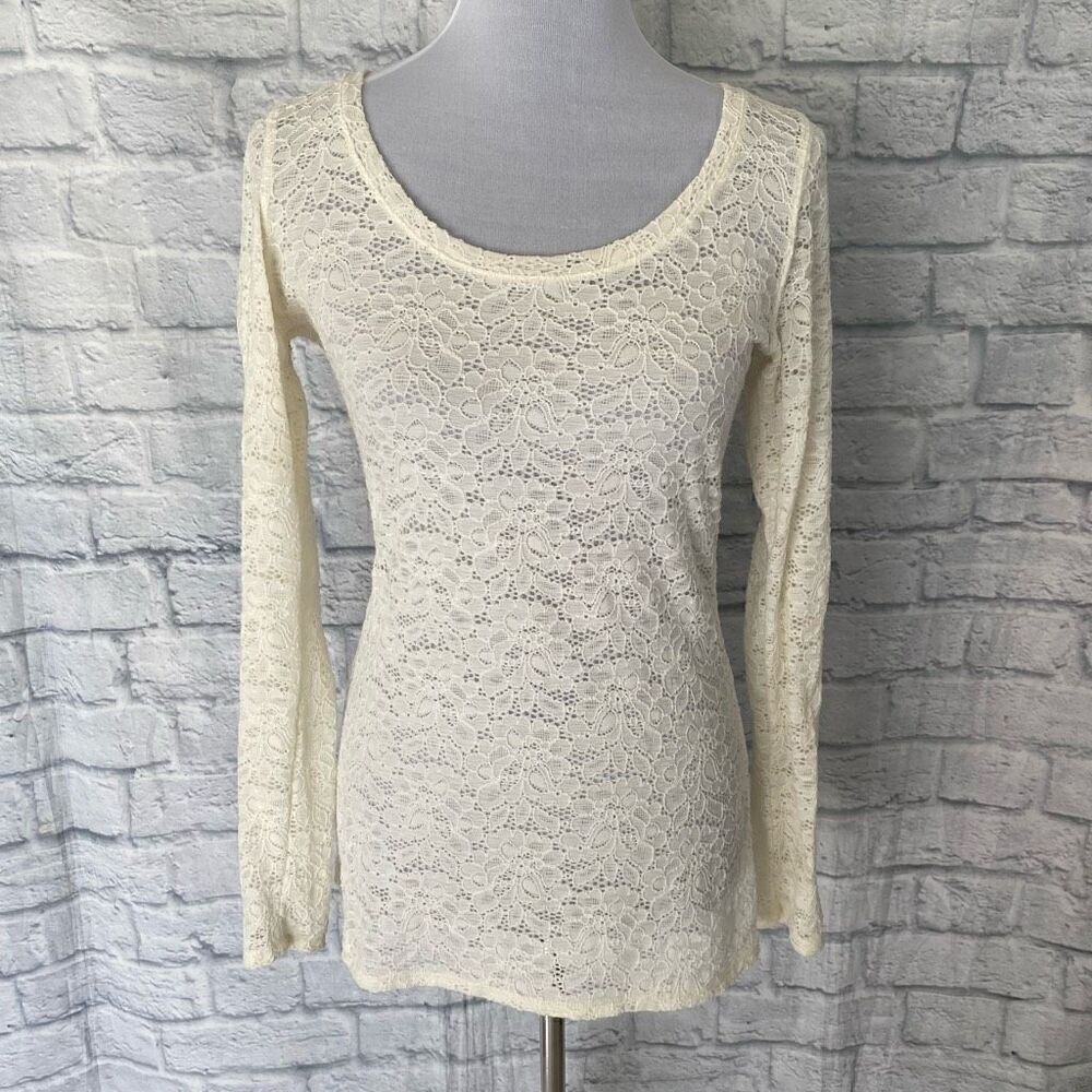 Express women S scoopneck long sleeve lace fitted blouse black